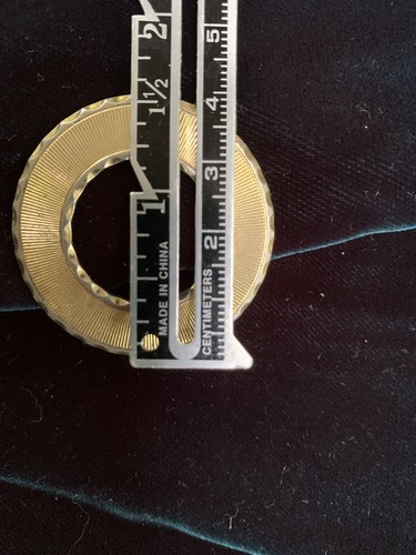 Vintage Lieba Scarf Dress Shawl Collar Clip Gold-Tone Circle Signed USA - 第 1/5 張圖片