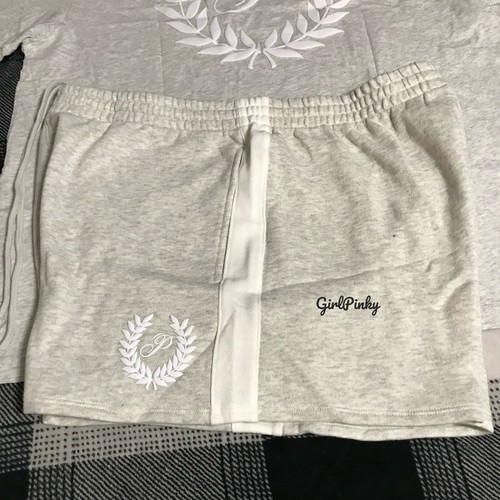 VICTORIAS SECRET PINK SET IVY FLEECE RELAXED SHORTS + LOGO TEE IN GREY - Picture 3 of 8