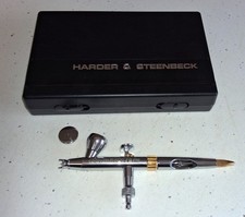 HARDER & STEINBECK - AÉROGRAPHE À ALIMENTATION PAR GRAVITÉ SOLO EVOLUTION 2024 CRPLUS (0,28 MM)