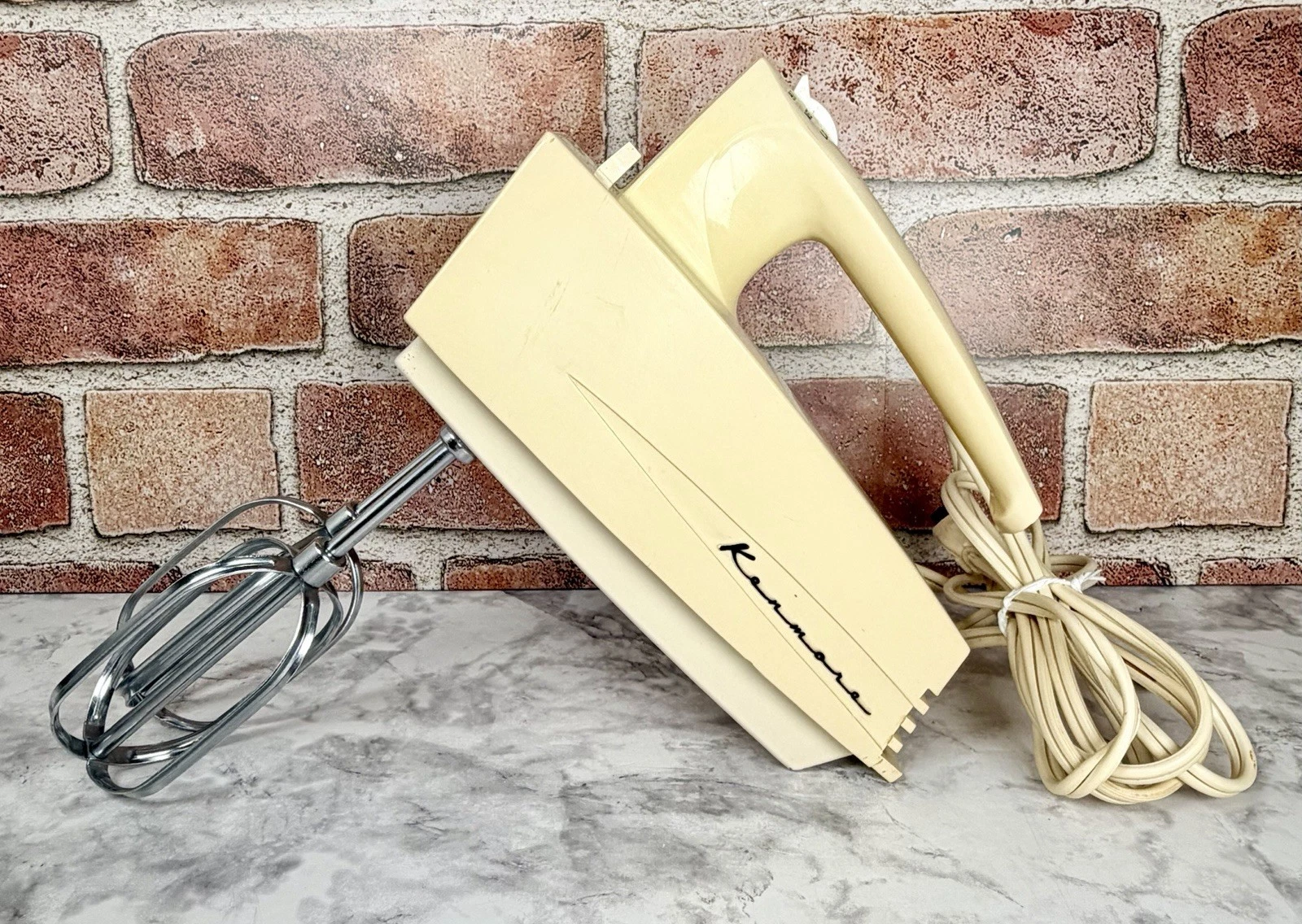 VTG Sears Kenmore Hand Mixer Model 311.82820 Working 6 Speed Almond Retro WORKS
Opens in a new windo