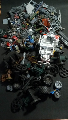 Warhammer 40k Orks MEK Bits Big Huge MASSIVE Lot Wheels, Trukks, Platform, Artel