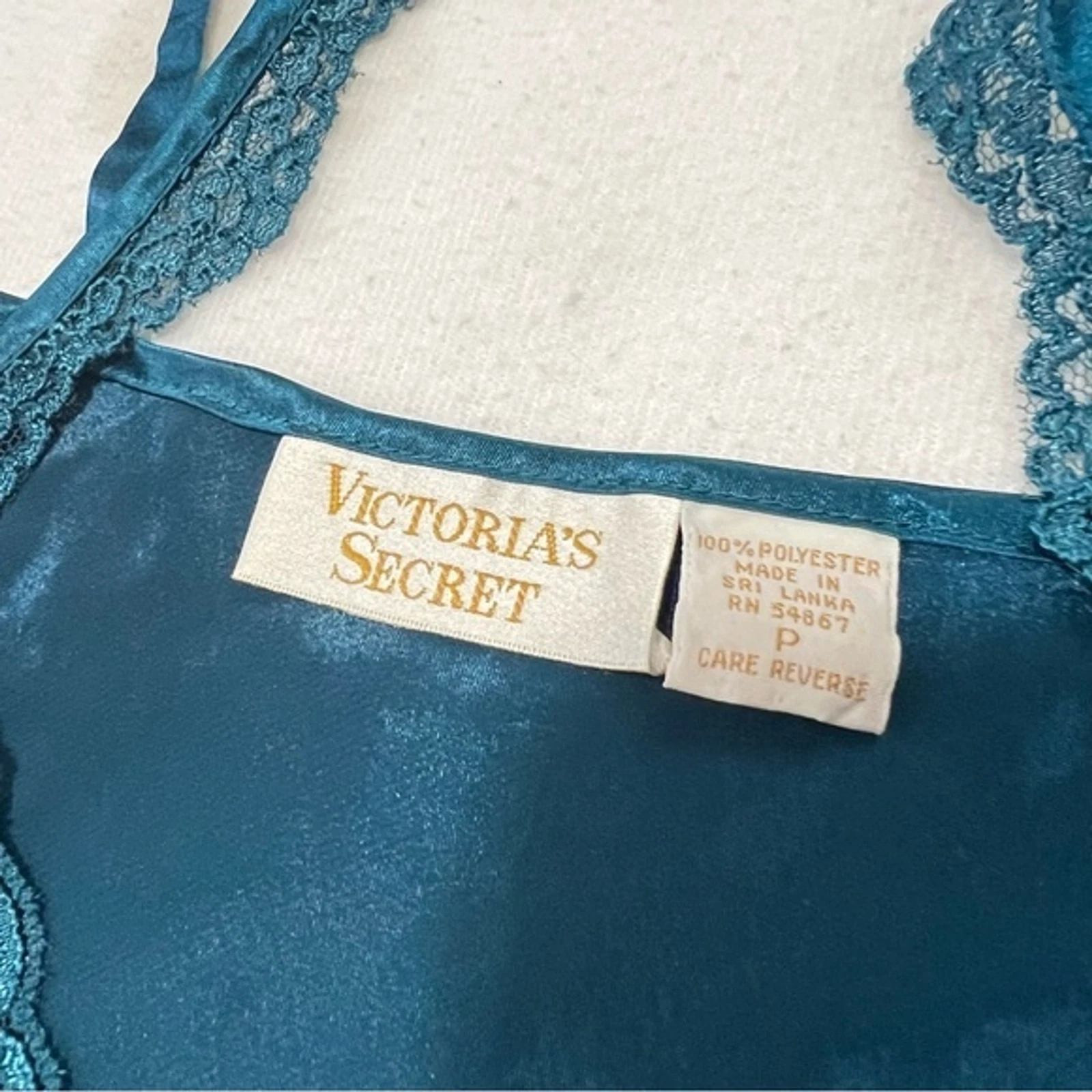 UNDERCOVER Abito Victoria's Secret etichetta oro vintage verde smeraldo piccolo abito lungo pizzo