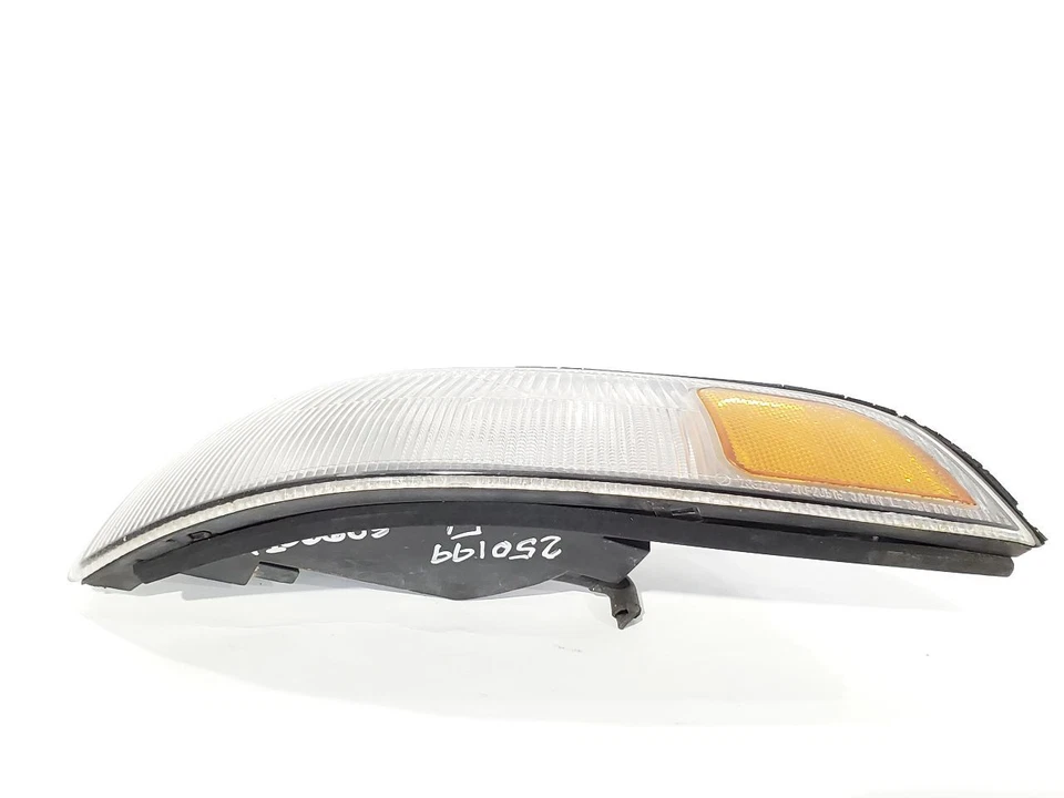 Conjunto de luz de estacionamiento/señal de giro usado se adapta a: 1992 Subaru Svx Park Lamp-Turn S Foto 4 de 4