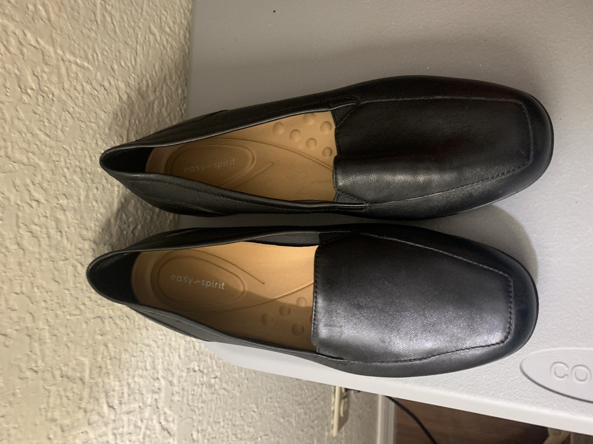 Easy Spirit Women's Devitt 10 Loafer - Comfort Leather Slip-On Shoes