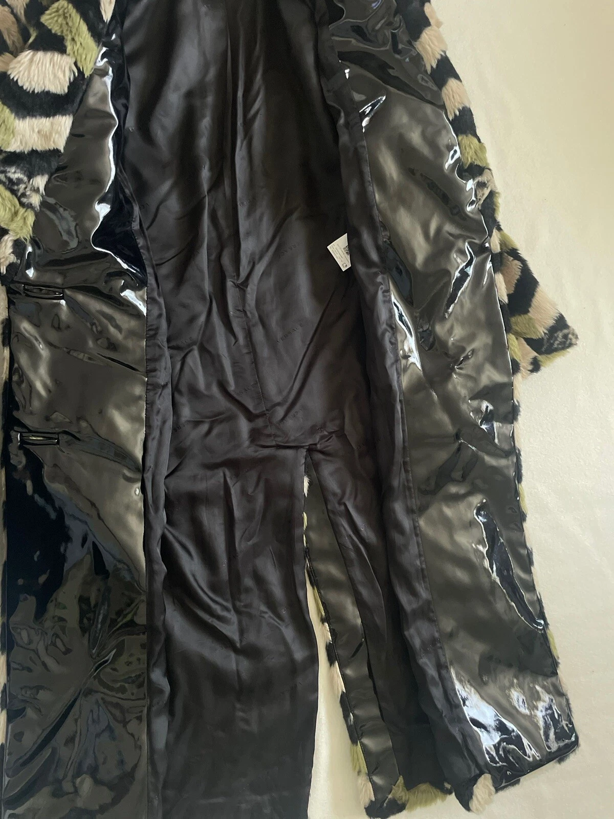 Cachi nero Versace La Greco pelliccia sintetica taglia 38