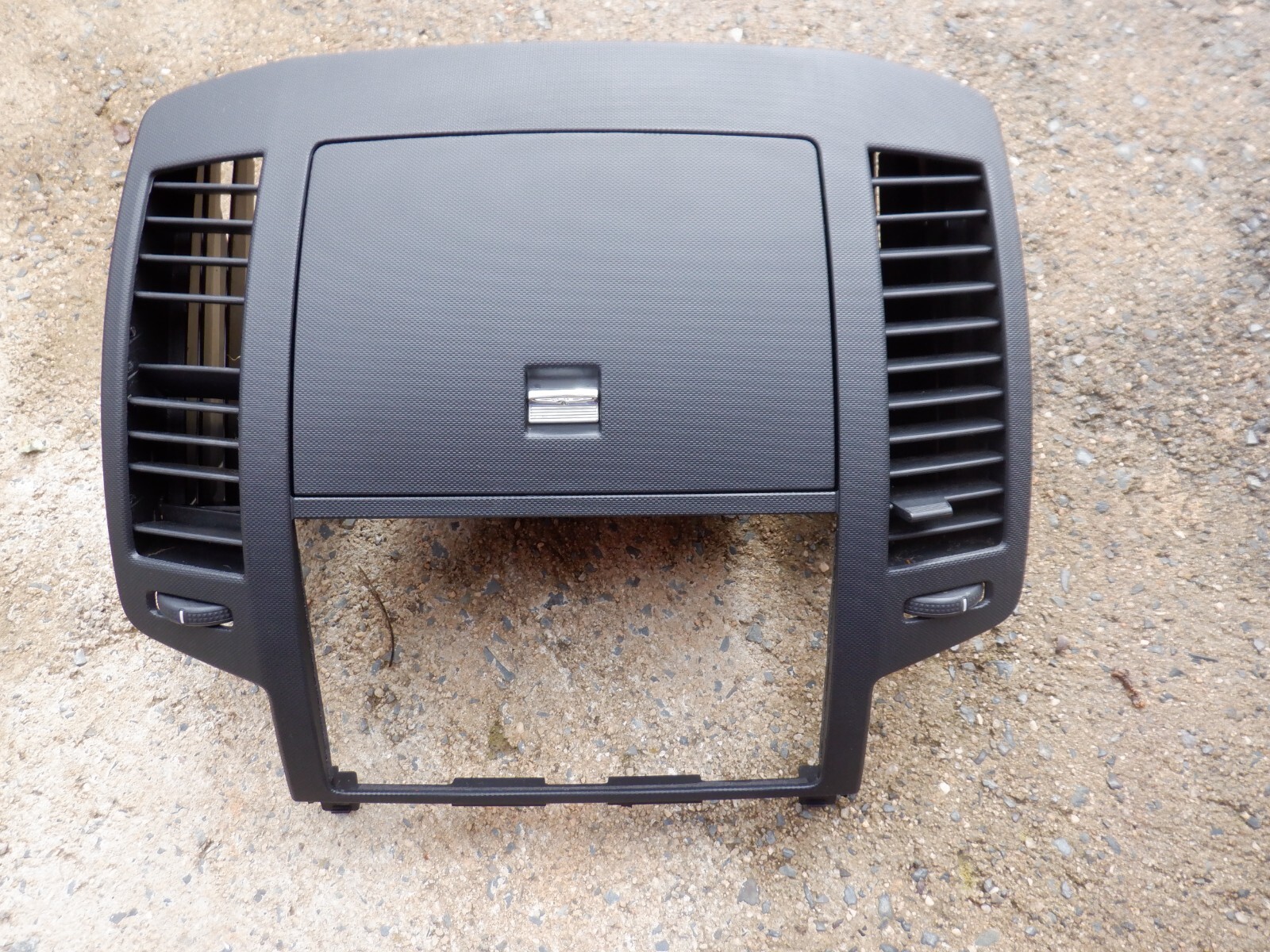 20052006 Nissan Altima Center Dash Radio Trim Bezel Storage Cubby Vents eBay