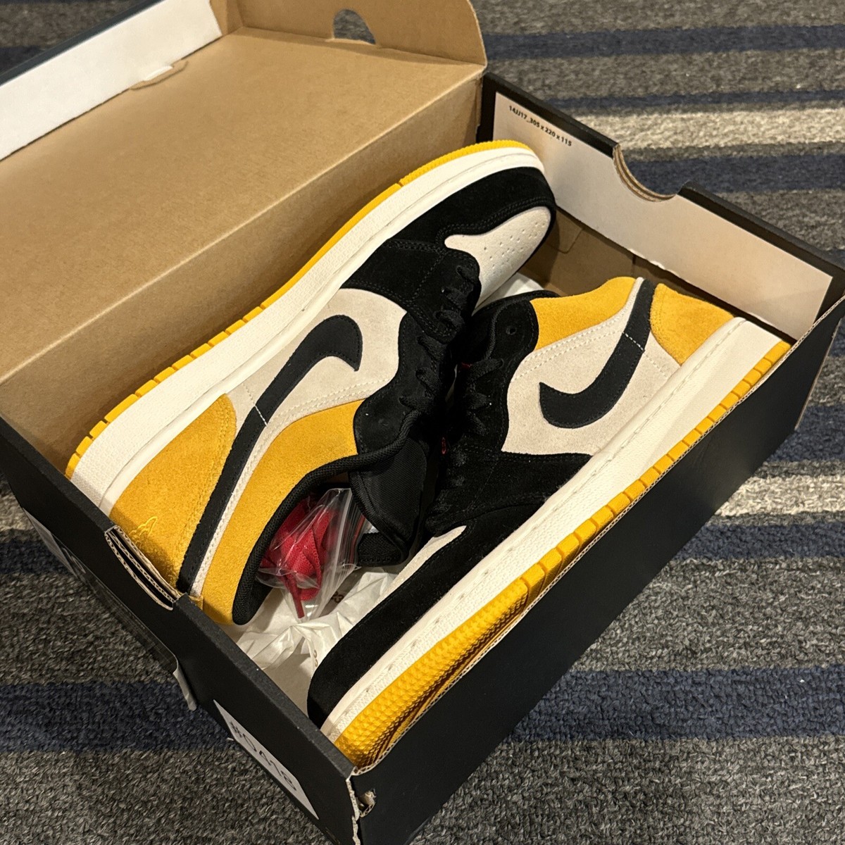 Air Jordan 1 Low Sail University Gold Black - Size 10 Air Jordan 1 Low Sail University Gold Black - Size 10