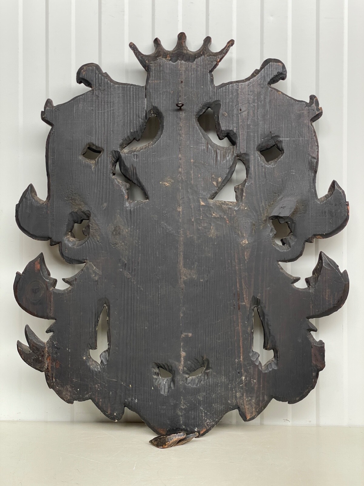 Exceptional Large Coat of Arms carved in polychromed wood