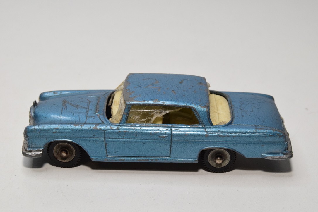 Dinky Toys Mercedes 300 SE Ref 533 No Solido No Corgi No Mercury No Norev No CIJ