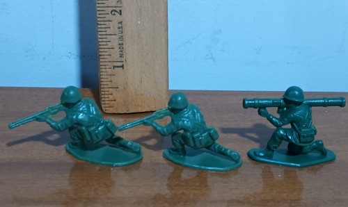 Vintage Dark Green Classic Little Plastic Army Men Soldier Figures - Picture 14 of 24
