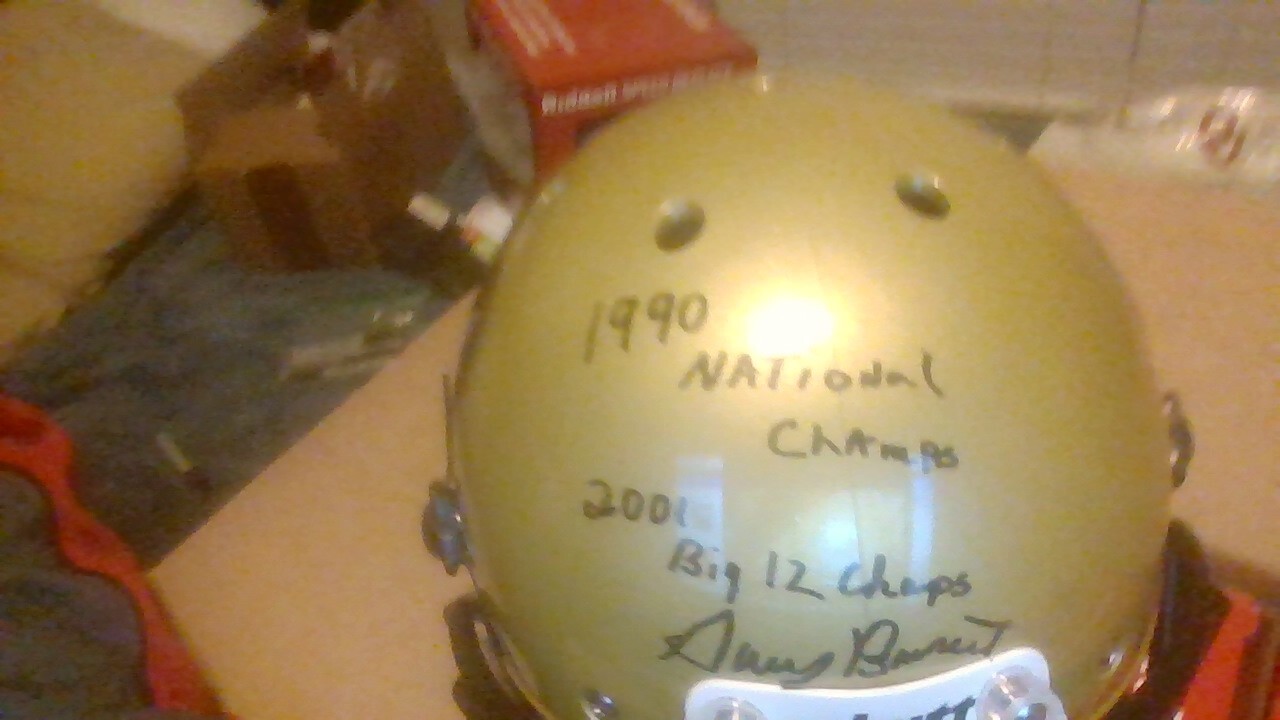 Casco de fútbol americano firmado por Gary Barnett Colorado Buffalos tamaño completo con título nacional