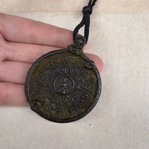 Antiguo Budismo Tibetano Pátina de Cobre Corona Dragón Nueve Palacios Colgante - Imagen 4 de 7