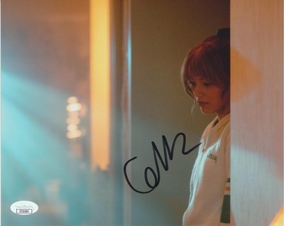 GRACE VAN DIEN SIGNED STRANGER THINGS 8X10 PHOTO JSA