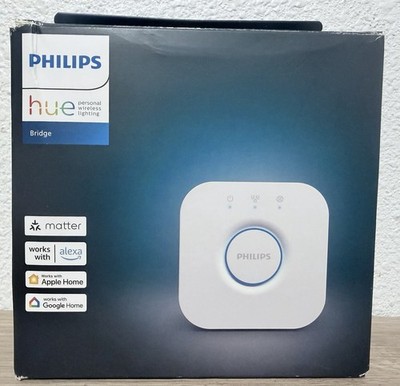 Philips Hue Bridge 2nd Generation 2.1 3241312018A w/ Accessories