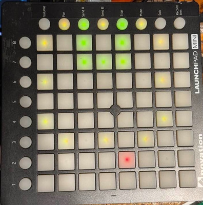 ABLETON NOVATION LAUNCHPAD MINI TESTED POWER ON