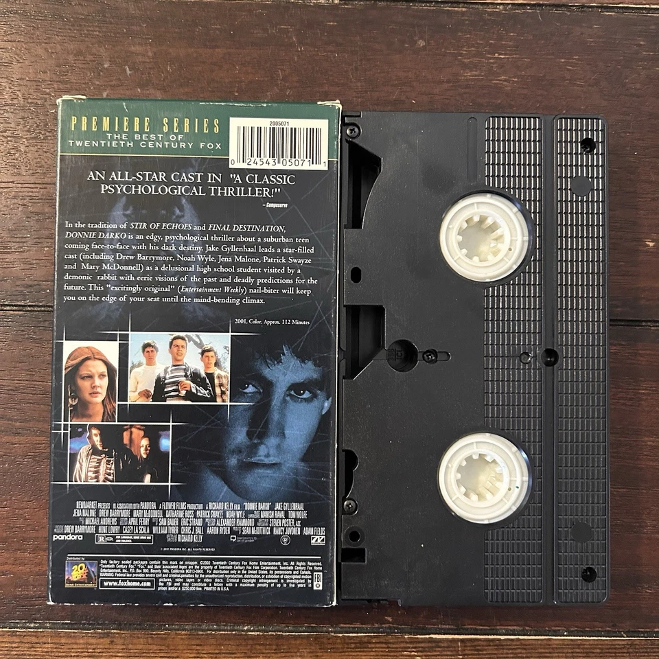 Donnie Darko VHS Tape 2001 Cult Scifi HTF Rare Tape Premier Edition Psycho OOP - Image 2 of 2
