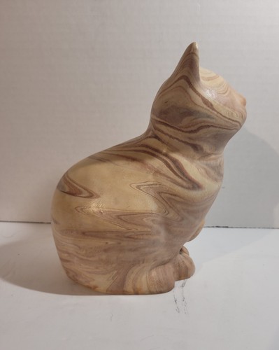 Beautiful Resin Sitting Cat Figurine Folk Art/ Crafty signed 6 1/4 inches tall - Picture 5 of 6