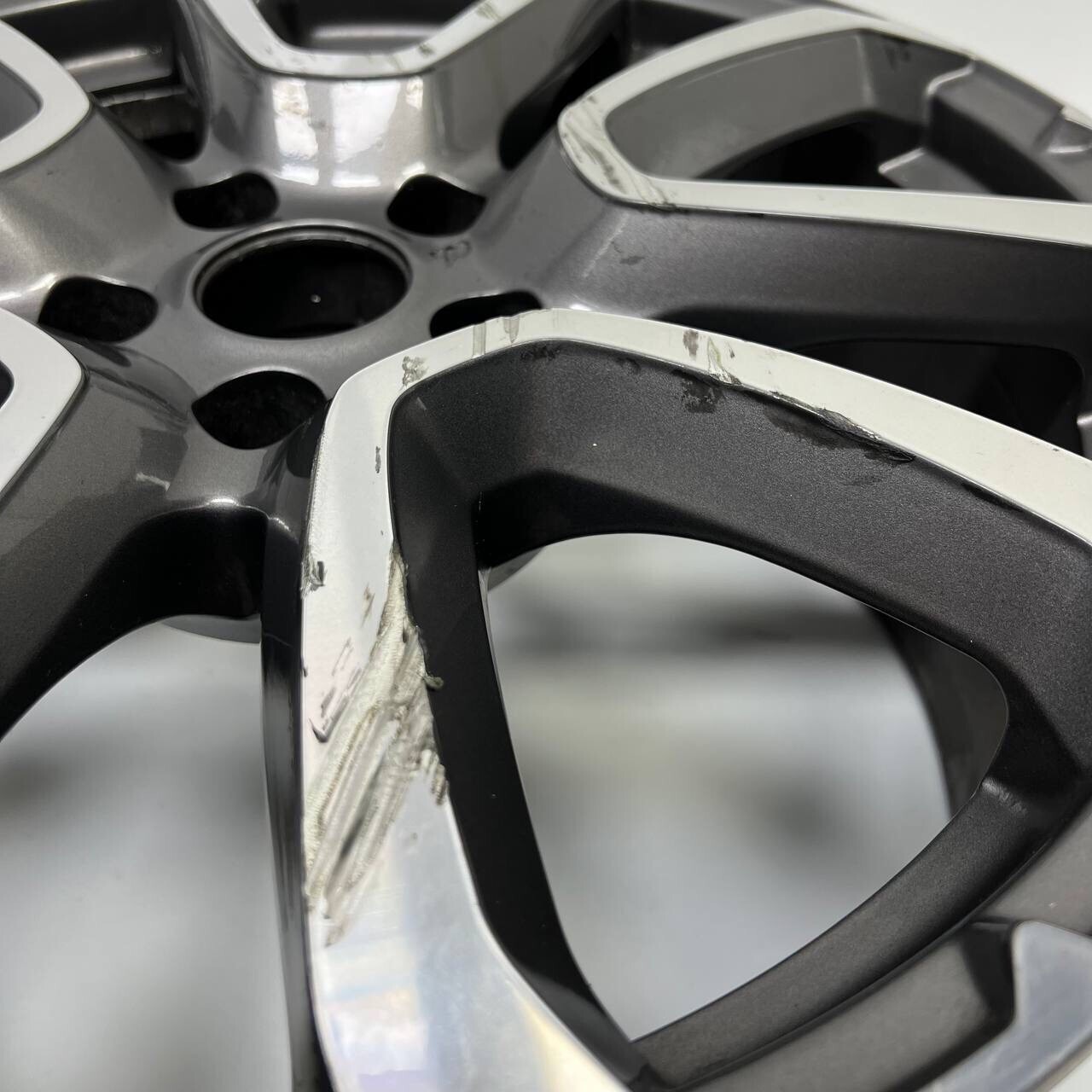2017 2018 2019 MASERATI LEVANTE WHEEL RIM ORIGINAL FACTORY R19 8.5J 670044699