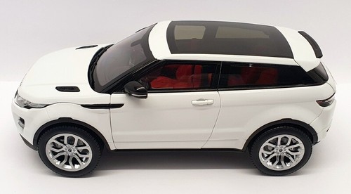 GT Autos 1/18 Scale Model Car RN141280 - 2011 Range Rover Evoque - White - Picture 3 of 11
