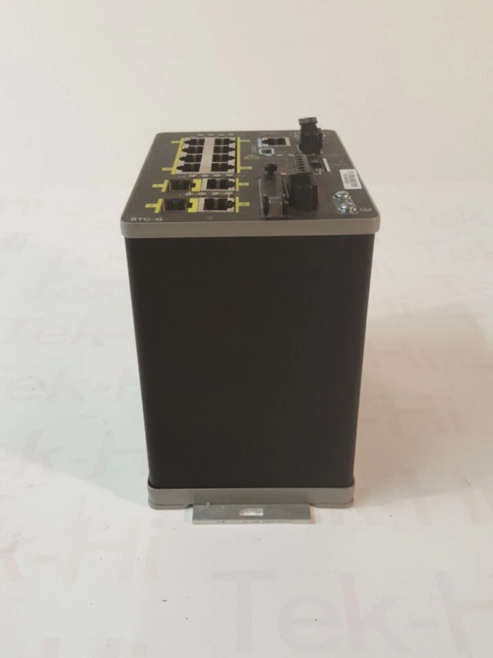 Switch de Ethernet Industrial Cisco IE-2000U-8TC-G 2000 Series - Imagem 4 de 4