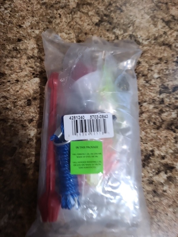  Jigs, Worms & Grubs with Hooks, Stringer & Bobbers Fishing Kit New