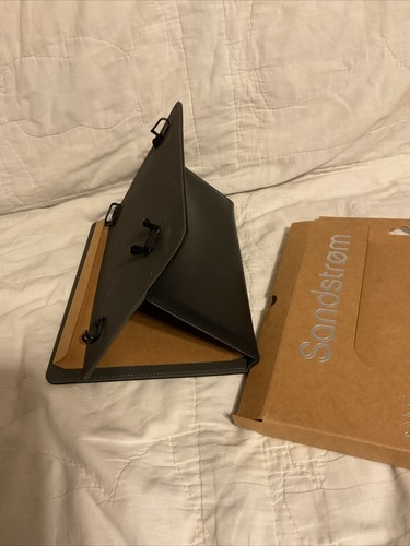 SANDSTROM 9- 10.5" Leather Folio Tablet Case S10UTB21 - Black - Picture 3 of 5