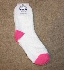 NWT 1 Pair Women's Fluffy Fuzzy Socks White Pink Accents by Yacht Smith
