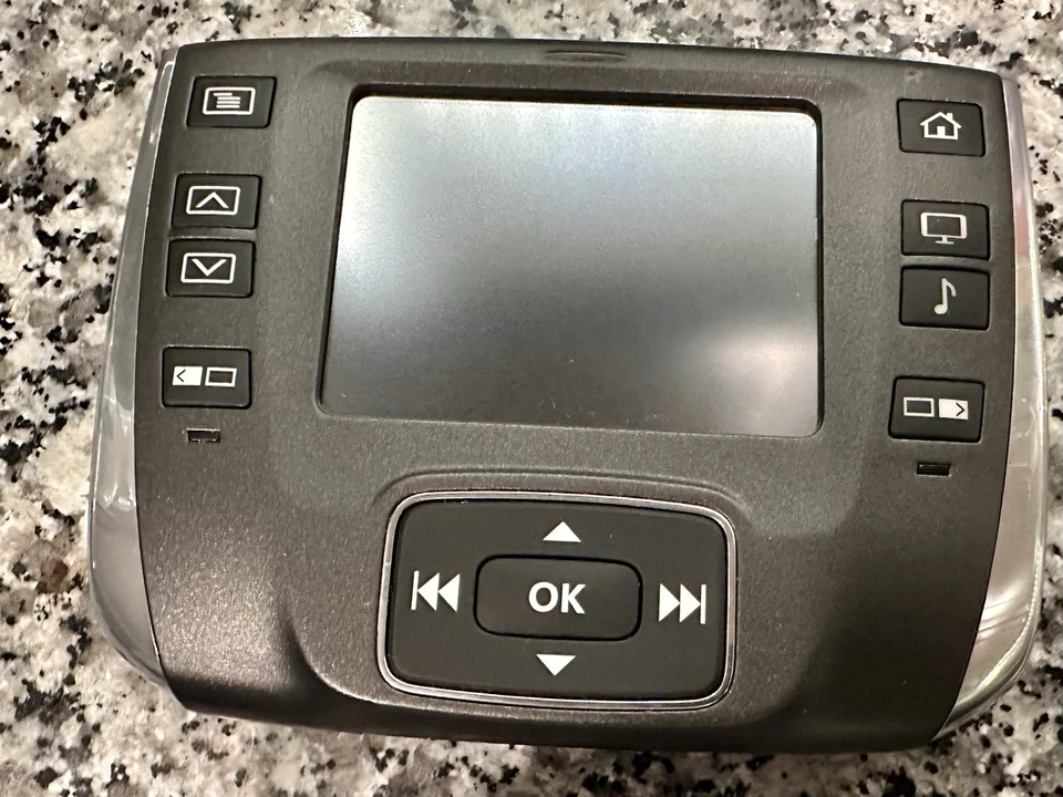 2012 LAND ROVER RANGE ROVER HSE DVD Entertainment Remote Control REAR SEAT OEM - Image 4 of 4