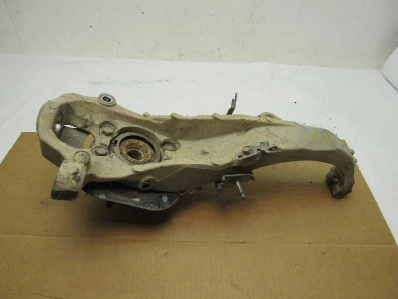 M35 2006-2010 pasajero suspensión delantera husillo nudillo buje cojinete rueda OEM Foto 2 de 4