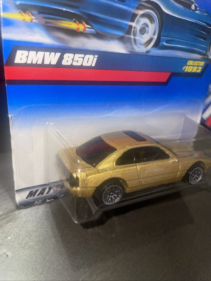 Chasis dorado Hot Wheels BMW 850i con rueda de radios de encaje cromado 1998 coleccionista #1093 Foto 2 de 4