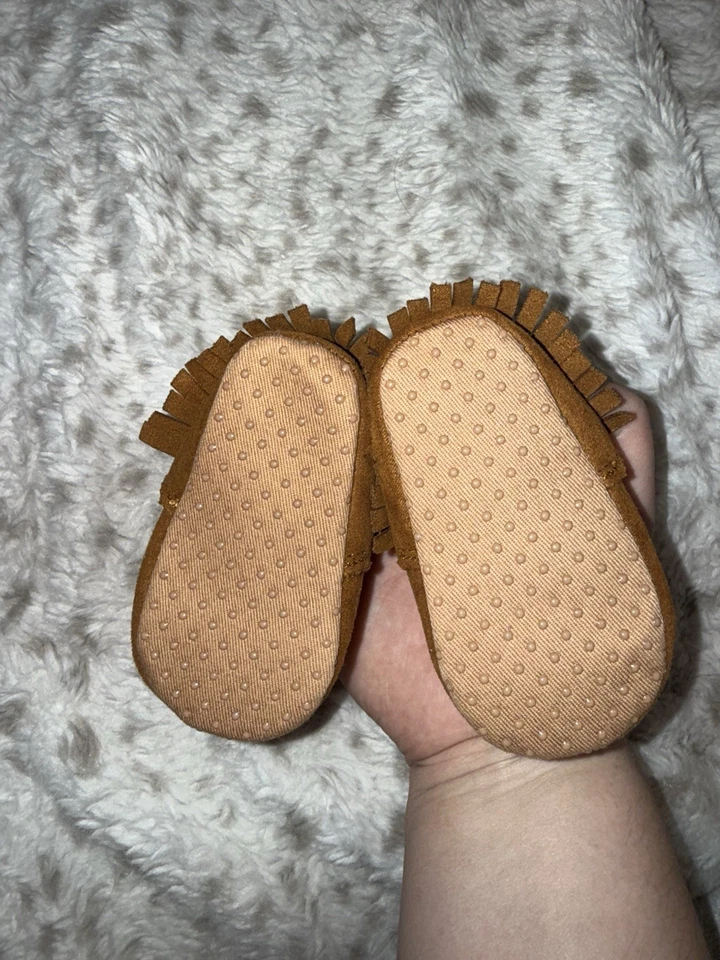 Мокасины для младенцев старые темно-коричневые размер 3-6 месяцев - Изображение 2 из 3