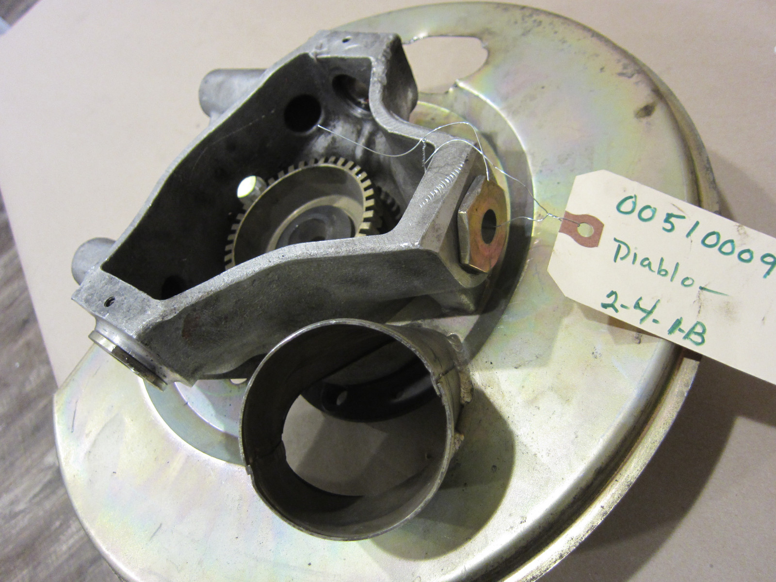 Lamborghini Diablo - RH Front Hub Housing With Hub And Bearing-Part# 0051000984