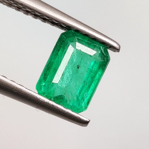 0.85 CT - Natural Zambian Emerald Good Luster Octagon Shape - 7357 - Picture 2 of 3