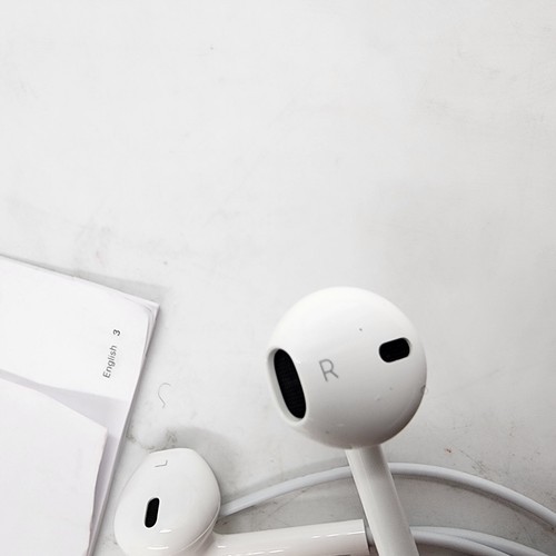 Apple - EarPods (USB-C) - White - Photo 9 sur 12