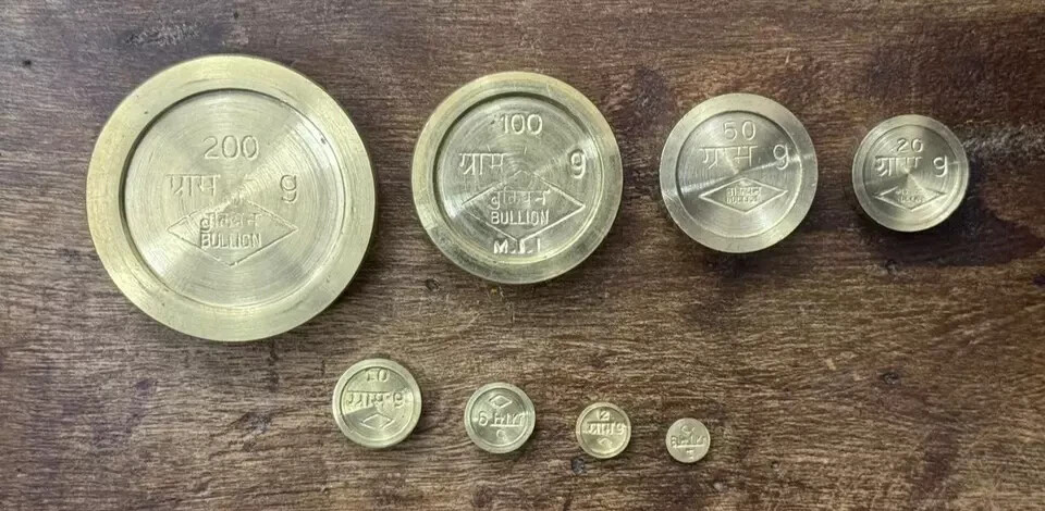 Lotto Di 8 Ottone Rotondo Dorato Che Misurano Pesi Originale Sottile Qualità - Foto 4