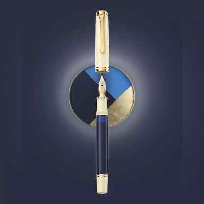 Pelikan Souverän  M800 Cream Blue Fountain Pen Extra Fine   Nib 2024 model