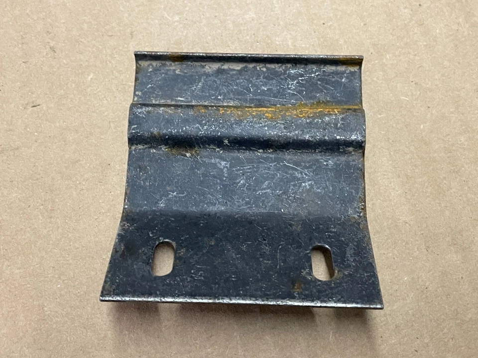 Soporte reposabrazos limpiaparabrisas Corvette 68,69,70,71,72,73 Gm OEM Foto 2 de 3