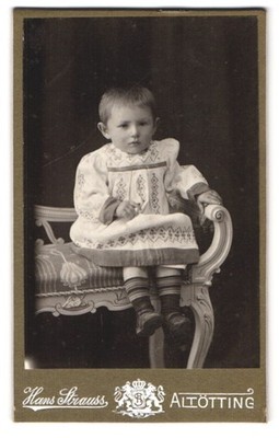 Fotografie Hans Strauss, Altötting, Schlotthammerstrasse 1, Portrait kleines Mä 