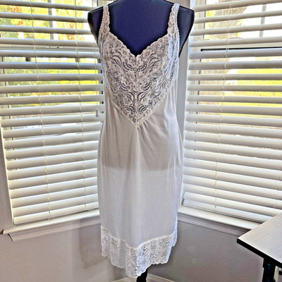 Vtg Vanity Fair White Lace Trim Full Slip Dress Lingerie Size 34 Small Bridal