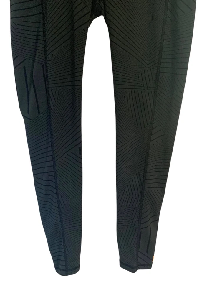 LUCY ACTIVEWEAR Gris + Negro Rayas Tiro Alto Mujer’s Leggings Atléticos Medianos Foto 3 de 4