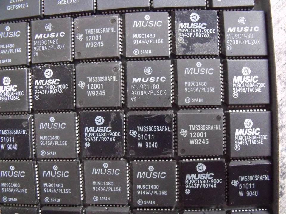 *ELEKTRONIK TEILE*SMD CHIPs KONVOLUT*PLASTIK GEHÄUSE*GEBRAUCHT*MEHRERE TYPEN* - Bild 2 von 4