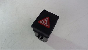 Schalter Warnblinkanlage Warnblinker 6Q0953235A VW Polo 1.9 TDI DPF Bj 2006 9 N