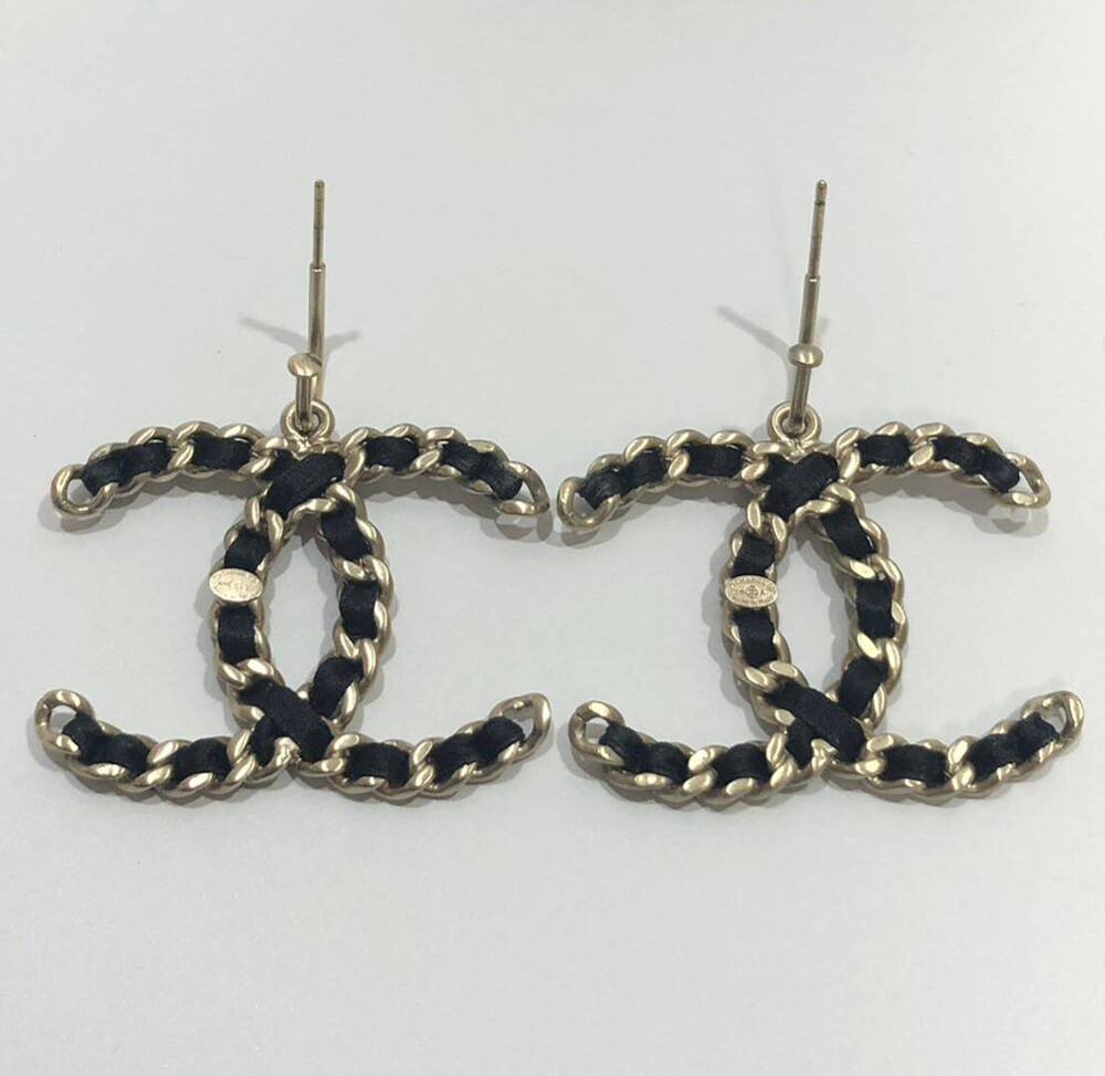 CHANEL CC Logos Black Leather Chain Earrings Gold Tone B11A