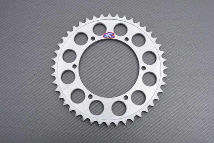 Couronne RENTHAL 44 dents pas 530 évite usure chaîne YAMAHA FZR 400