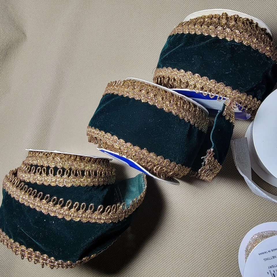 LOT 22 Vintage Craft Items: Ribbon Spools Wrights Offray Horizon Etc. MOSTLY NEW - Image 2 of 4