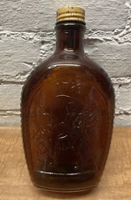 VINTAGE LOG CABIN MAPLE SYRUP 1776/1976 BICENTENNIAL BOTTLE PATRIOTS AMBER