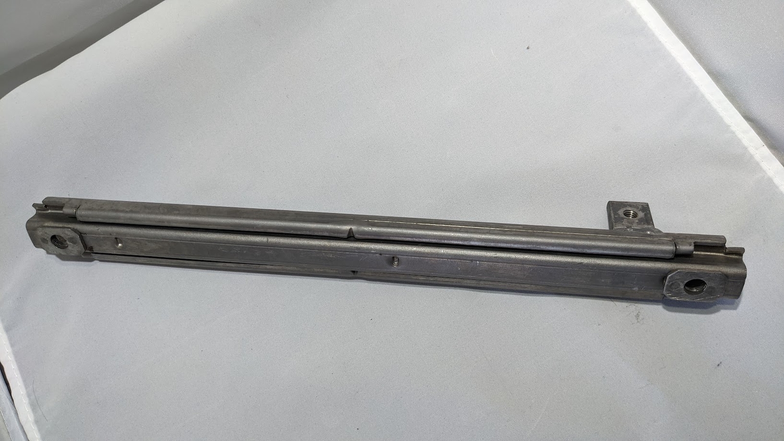 FERRARI 308 GTSi INTERIOR RIGHT SEAT SLIDING TRACK 60147402