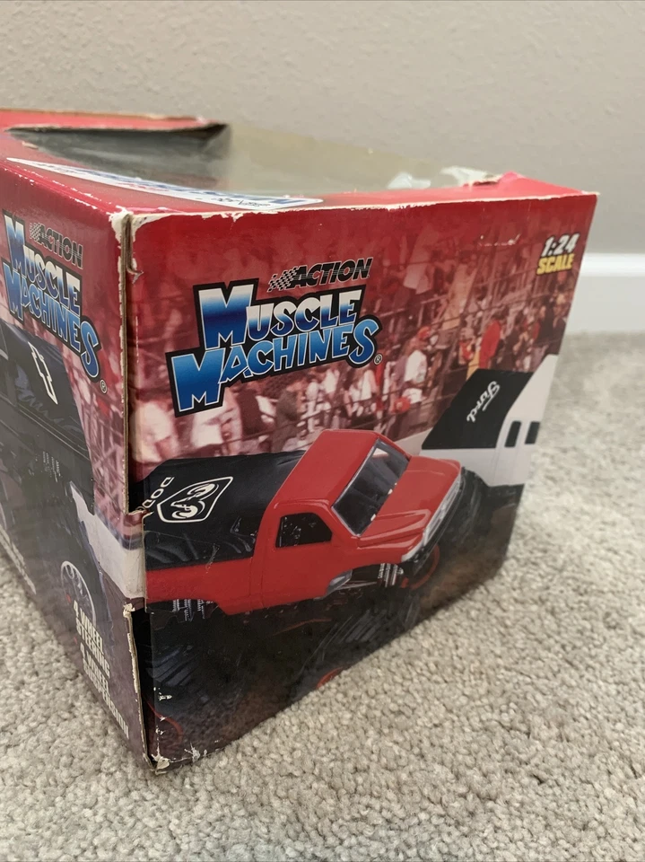 Rare Action Muscle Machines 18 Interstate Batteries Nascar Monster Truck 1:24 - Image 4 of 4
