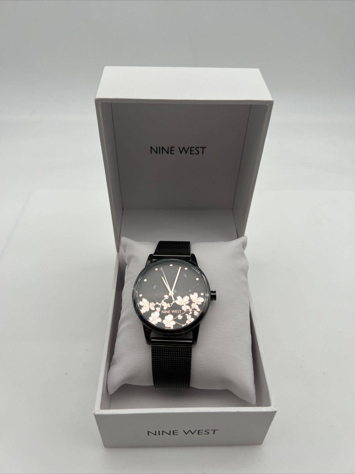 NW/2429FLGY Nine West Women 