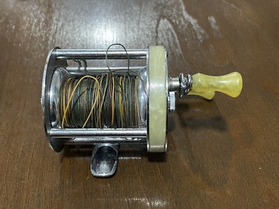 Moulinet De Pêche Vintage Shakespeare Triumph Modèle FE – 1958 – USA